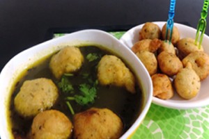 Palak Rasam Vada